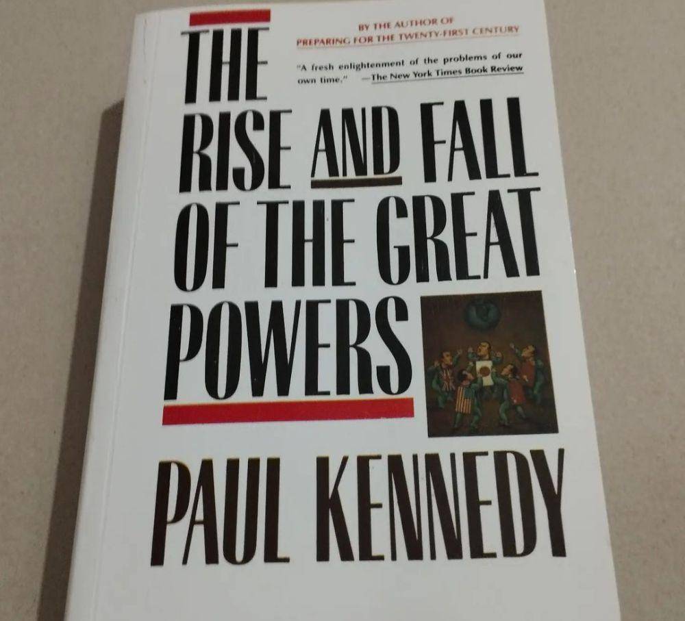 Buku Rise and Fall of The Great Powers (instagram.com/bookshouse.pk)