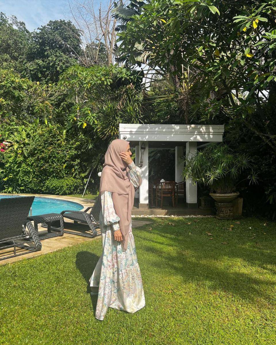 padu padan outfit pattern ala Laudya Cynthia Bella (instagram.com/laudyacynthiabella)