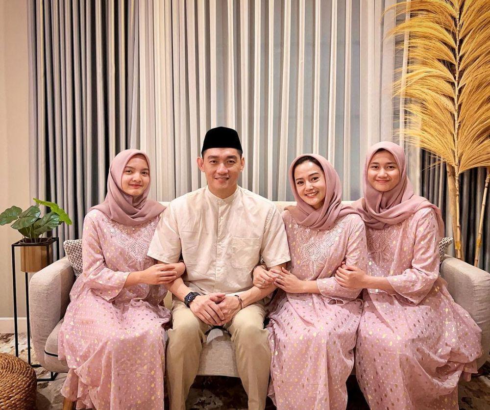 potret keluarga Ifan Seventeen (instagram.com/ifanseventeen)