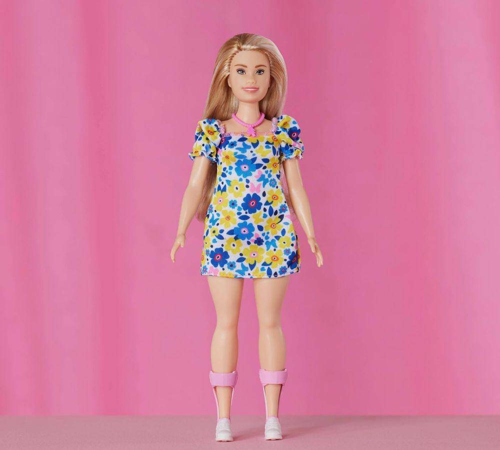 barbie dengan down syndrome (instagram.com/elliejg16_zebedeemodel)