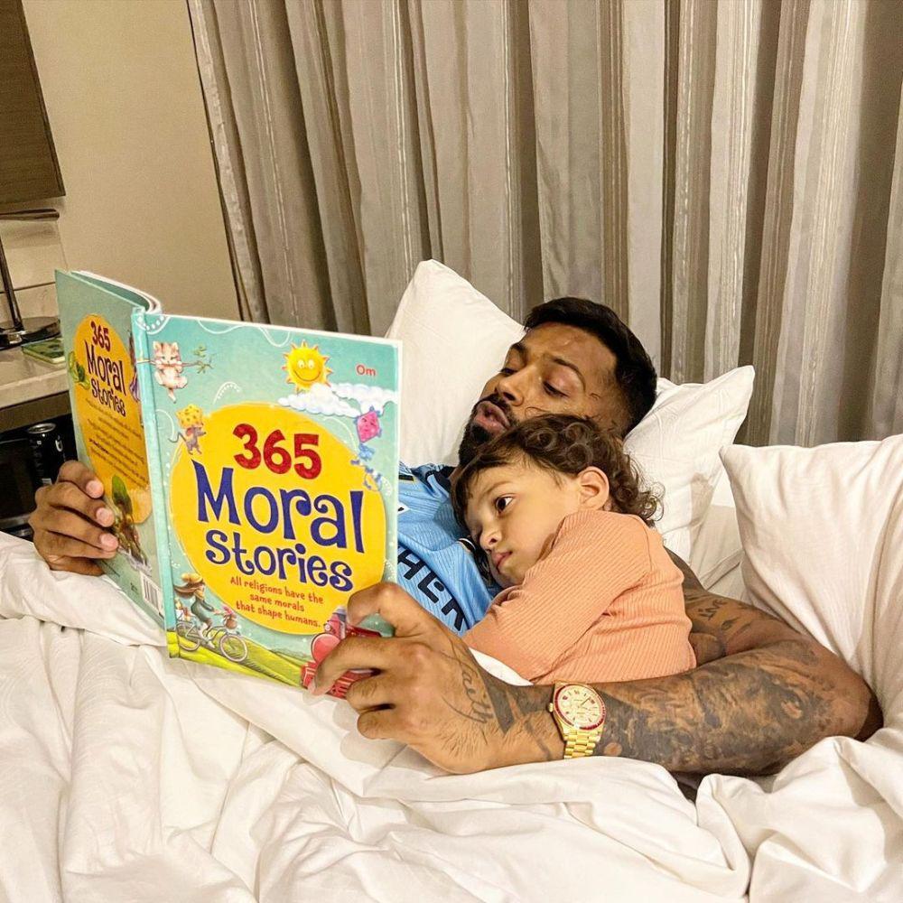 Hardik Pandya dan putranya (instagram.com/hardikpandya93)