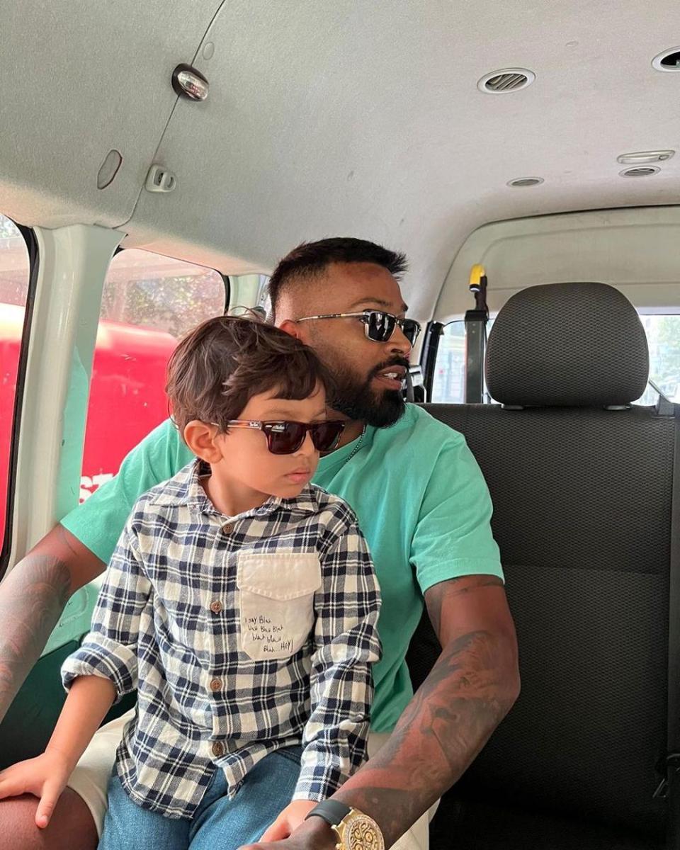 Hardik Pandya dan putranya (instagram.com/hardikpandya93)