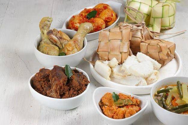 aneka hidangan lebaran (freepik.com/Sri widyowati)