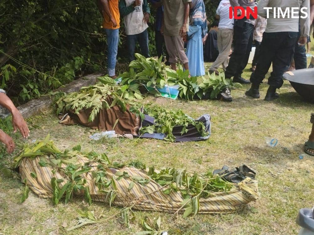 Truk masuk jurang di kawasan Bukit Lamreh, Kecamatan Mesjid Raya, Kabupaten Aceh Besar, Aceh. (Dokumentasi BPBD Aceh Besar untuk IDN Times)