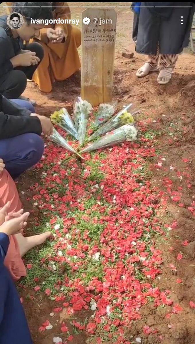 potret artis di pemakaman Iqbal Pakula (instagram.com/ivangordonray)