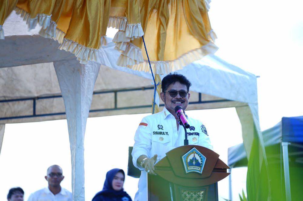 Mentan SYL berbicara di hadapan keluarga besar Ikatan Alumni Fakultas Pertanian Universitas Hasanuddin Makassar. (Dok. Kementan)