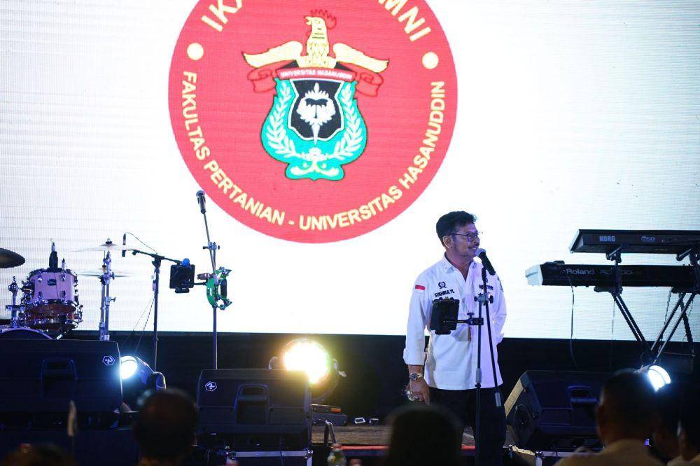 Menteri Pertanian SYL berbicara di hadapan Ikatan Alumni Fakultas Pertanian Universitas Hasanuddin Makassar. (Dok. Kementan)