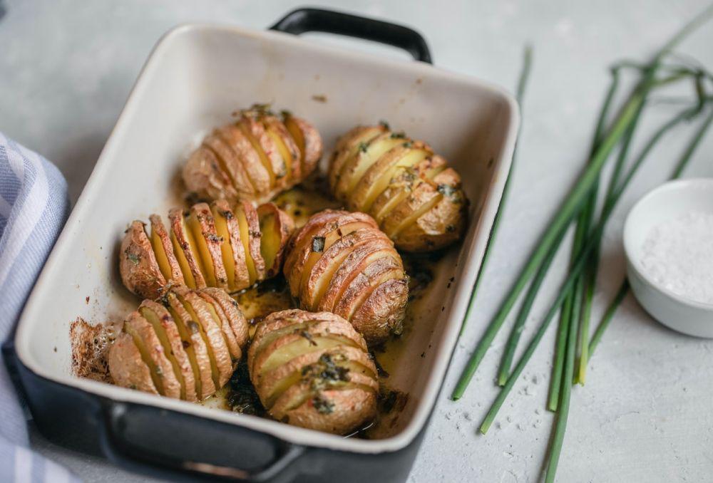 Resep Kentang Hasselback, Sajian Renyah dengan Bumbu Simpel