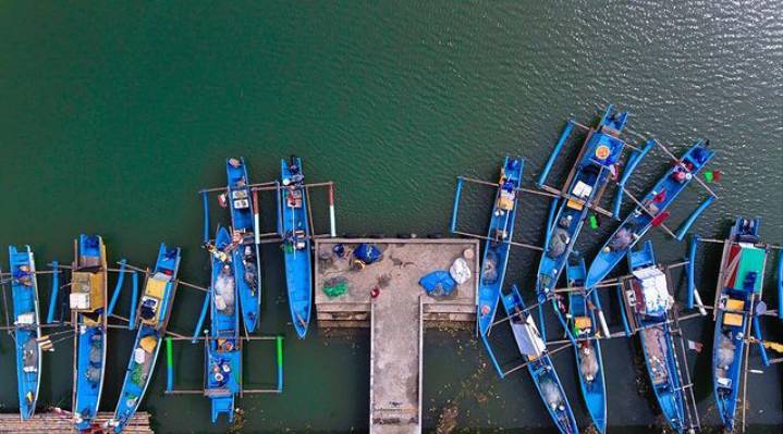 potret pelabuhan di Pantai Logending (instagram.com/kebumenaerial)