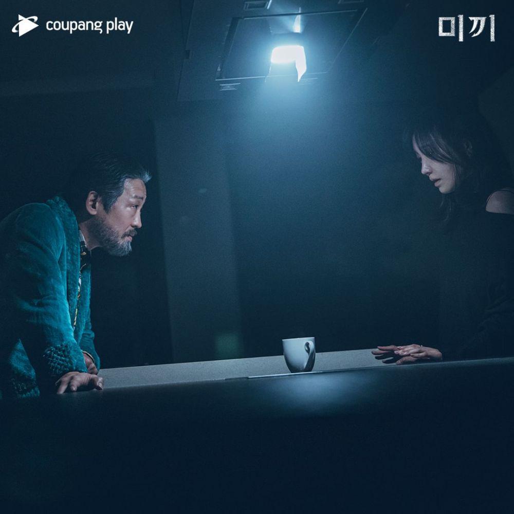 Noh Sang Cheon (He Sung Tae) dan Jung So Ram (Oh Yeon Ah) di drakor The Bait (instagram.com/coupangplay)