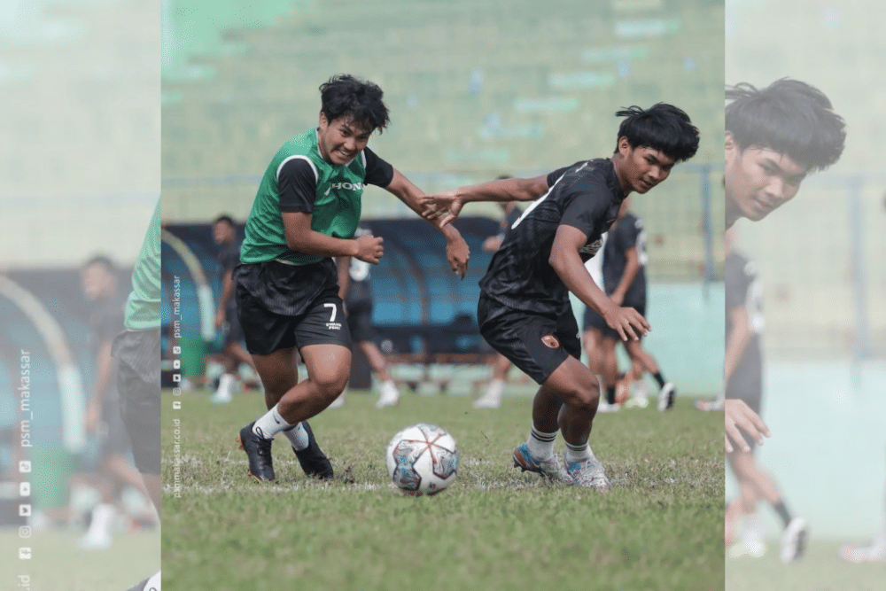 Gelandang PSM Makassar Muhammad Rafli Asrul (kiri) dan bek kiri Edgard Amping (kanan) dalam sesi latihan di Stadion Gajayana Malang, 16 Juni 2022. (Instagram.com/psm_makassar)