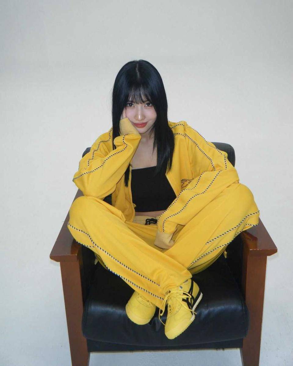Momo TWICE (instagram.com/momo)