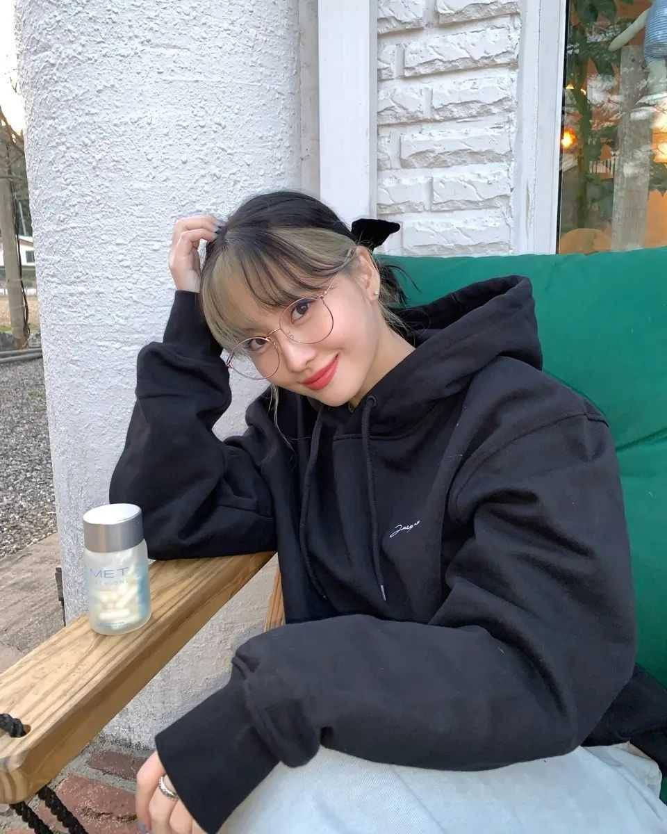 Momo TWICE (instagram.com/twicetagram)