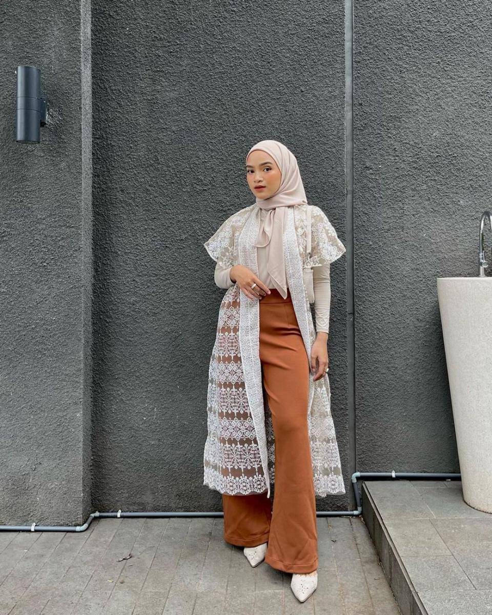 OOTD simple elegan. (instagram.com/fiaa.al)