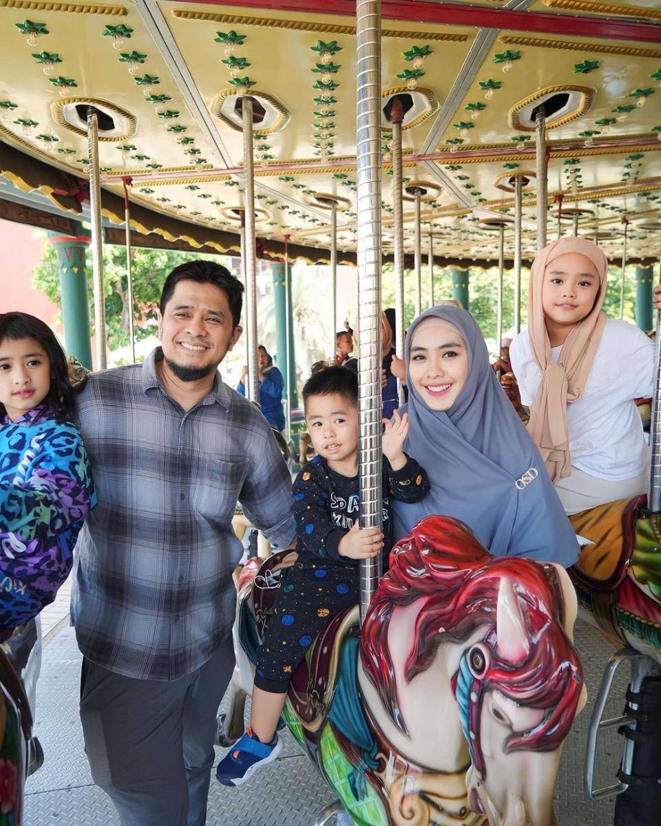 potret keluarga Oki Setiana Dewi (instagram.com/okisetianadewi)