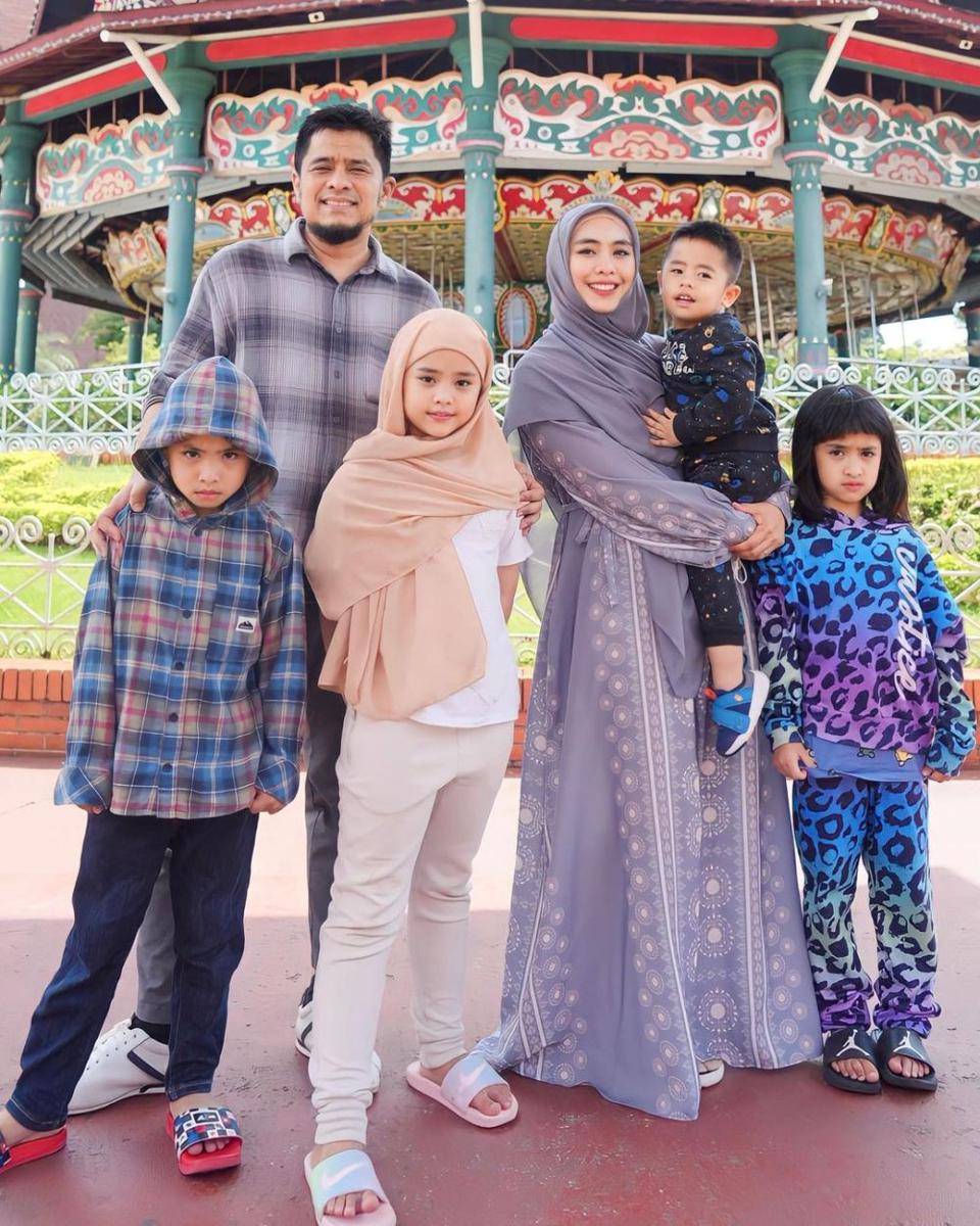 potret keluarga Oki Setiana Dewi (instagram.com/okisetianadewi)