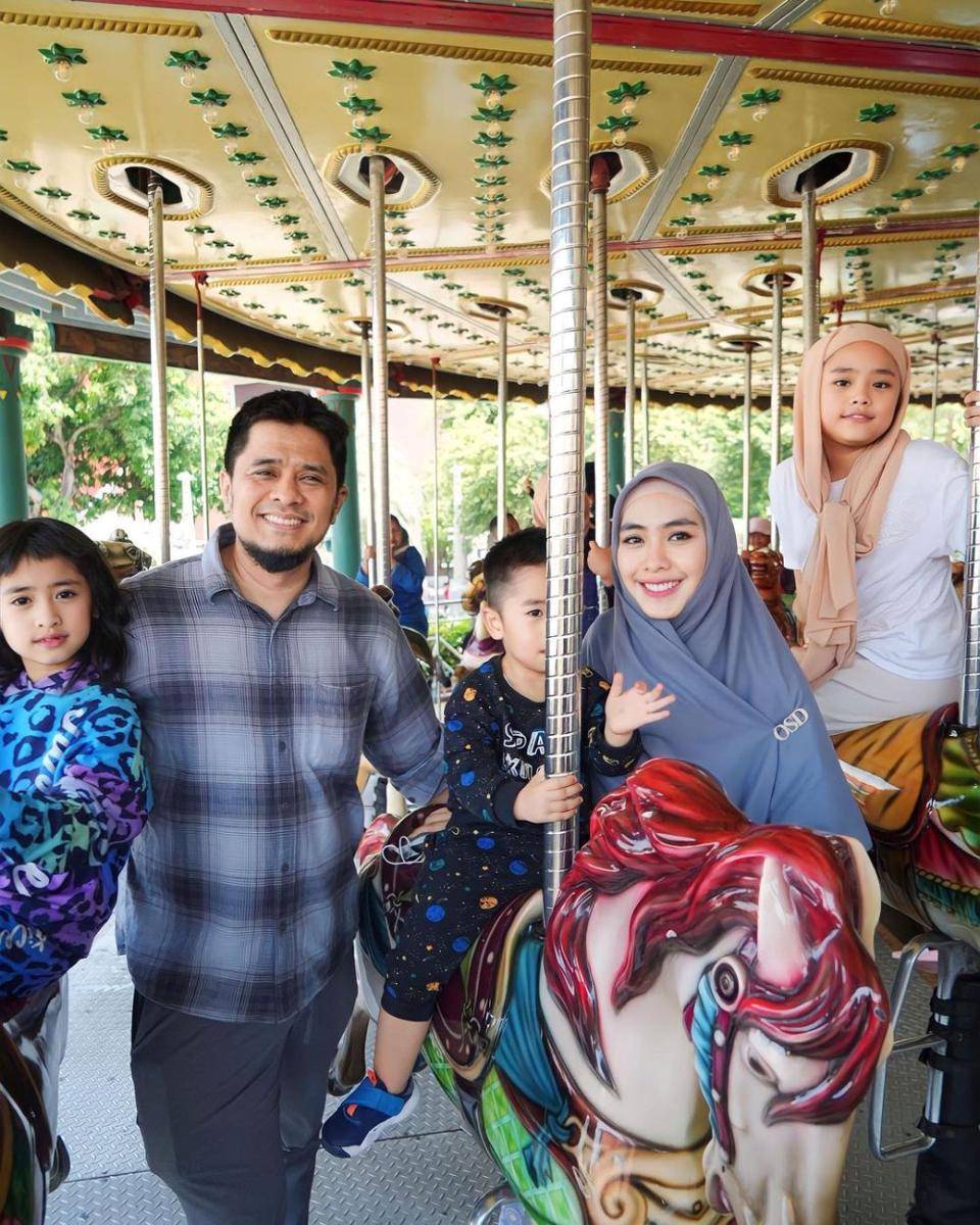 potret keluarga Oki Setiana Dewi (instagram.com/okisetianadewi)