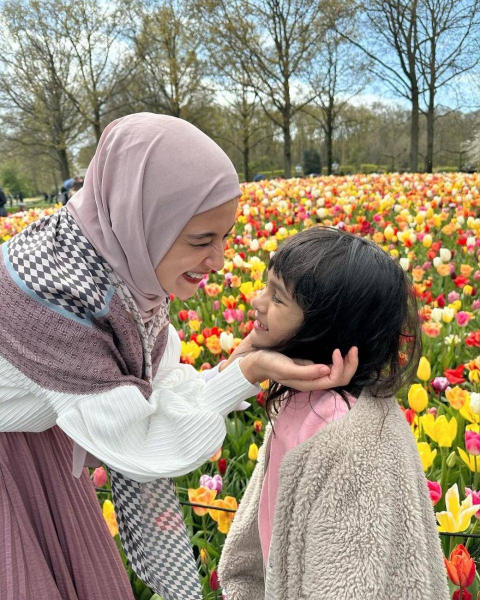 potret Shireen Sungkar dan anak-anak berkunjung ke Belanda (instagram.com/shireensungkar)
