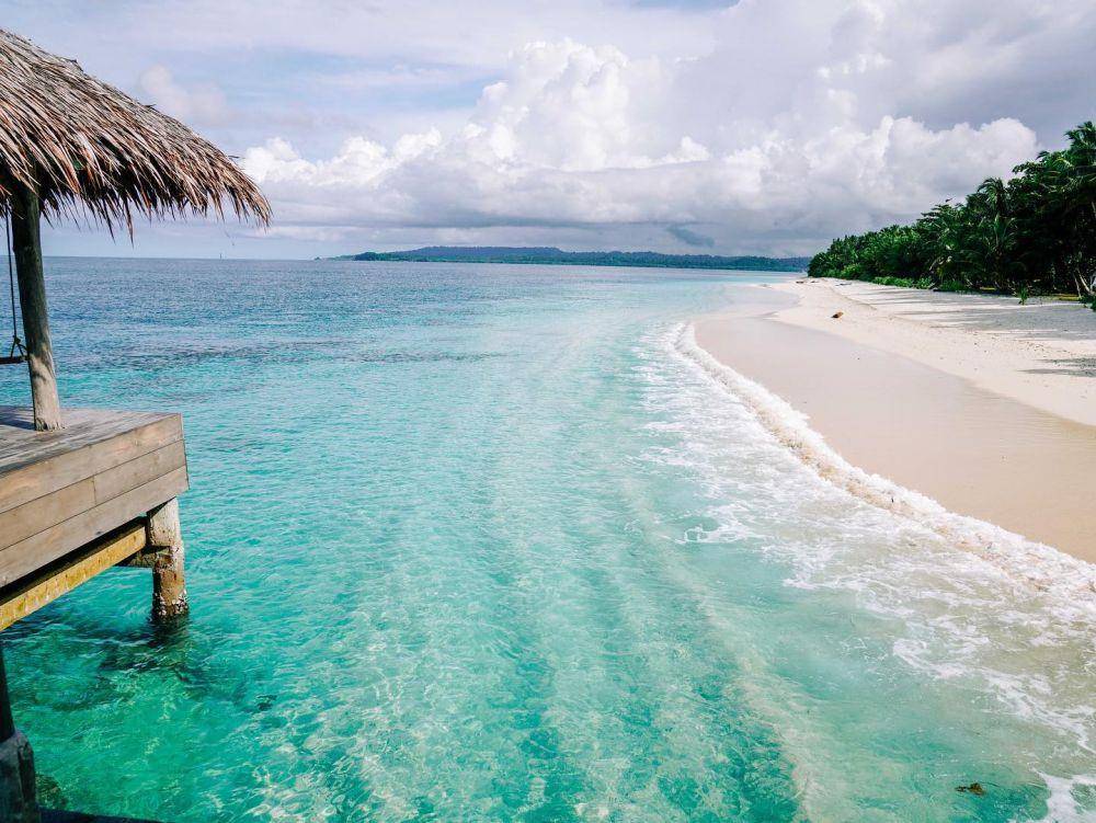 Potret Pantai Aloita di Mentawai (instagram.com/maxzappas)