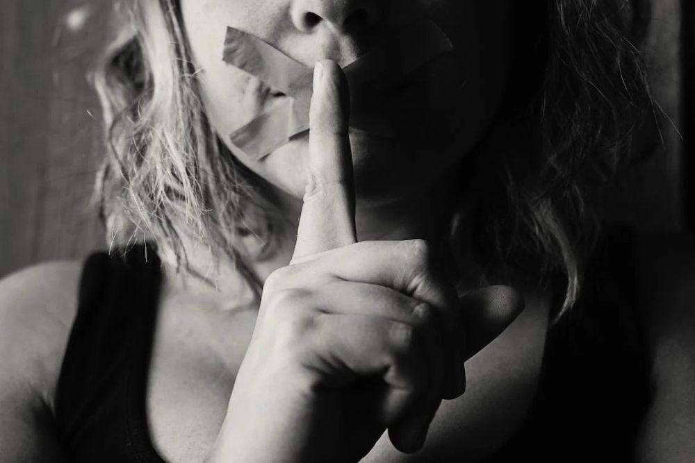 Rape Trauma Syndrome (RTS): Gejala, Tahapan, Penyebab, dan Perawatan