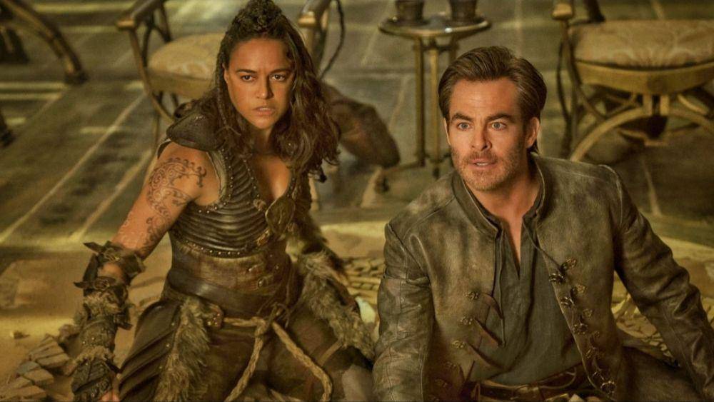Michelle Rodriguez dan Chris Pine di film Dungeons and Dragons: Honor Among Thieves (dok. Paramount Pictures/Dungeons and Dragons: Honor Among Thieves)