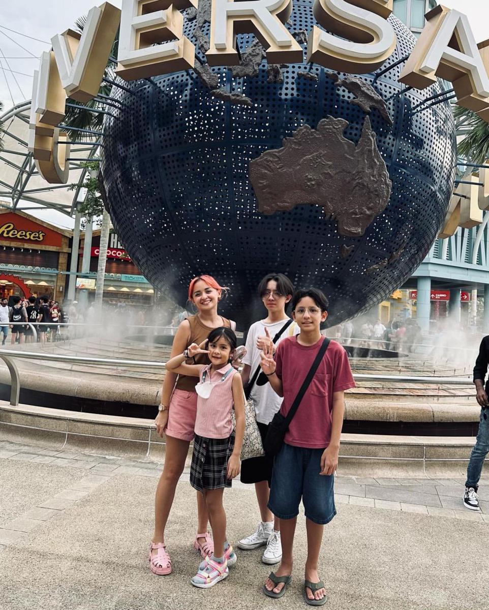 9 Potret Birthday Trip Joanna Alexandra bareng Anak ke Singapura