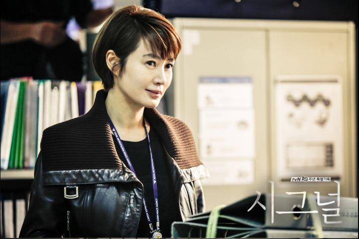 Kim Hye Soo di drakor Signal (tvn.cjenm.com)