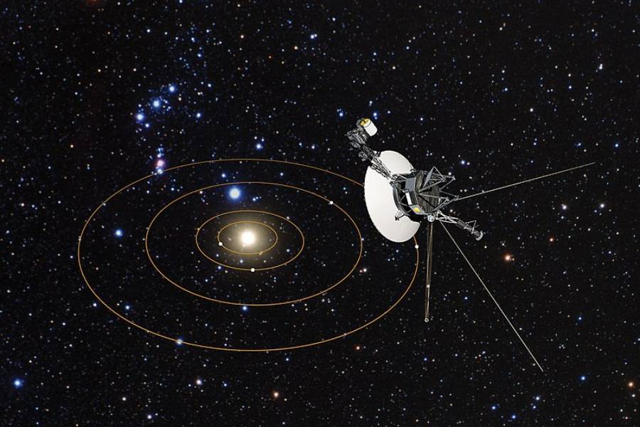 Voyager 1 (commons.wikimedia.org)