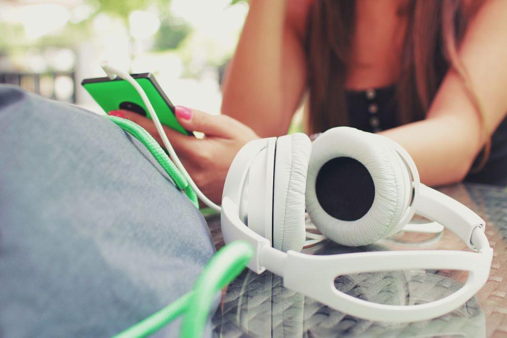 Perbedaan Headset, Headphone, dan Earphone, Jangan Tertukar!