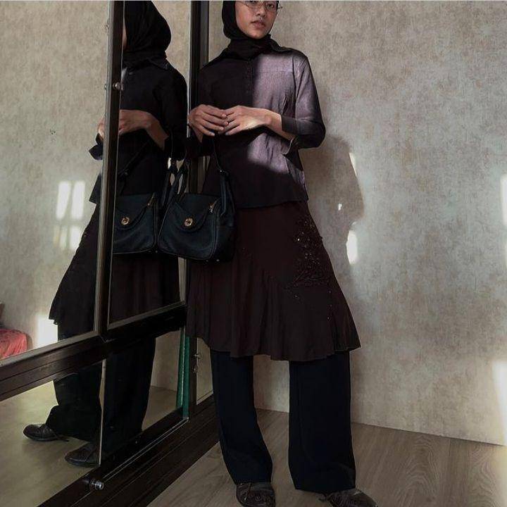 Feby putri saat mengenakan pakaian sang ibu(instagram.com/ @fbyputrinc)