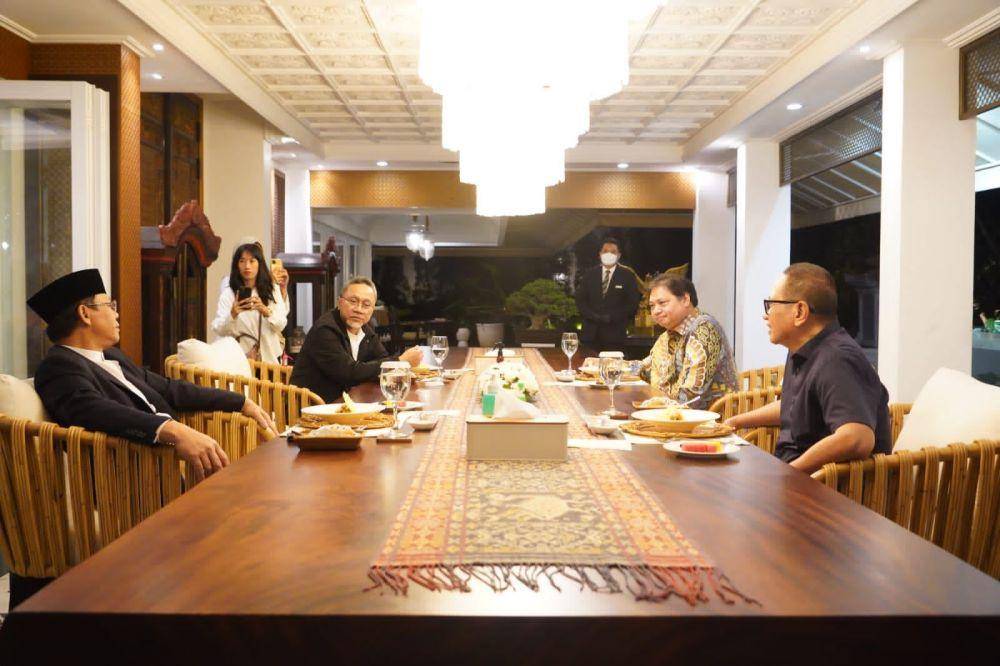 Tiga Ketua Umum Parpol Koalisi Indonesia Bersatu (KIB) dan Bendahara Umum Golkar, Dito Ganinduto (dok. IDN Times/Istimewa)