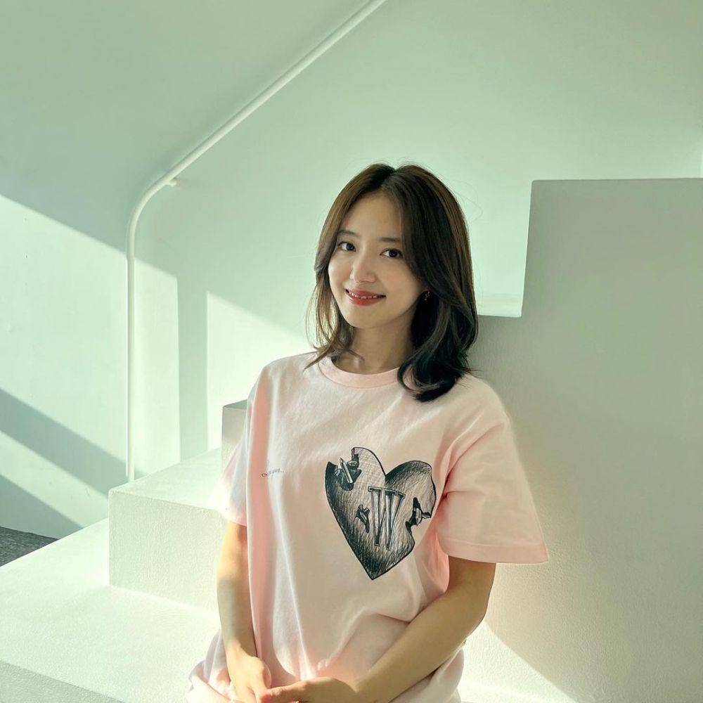 Lee Se Young (instagram.com/seyoung_10)