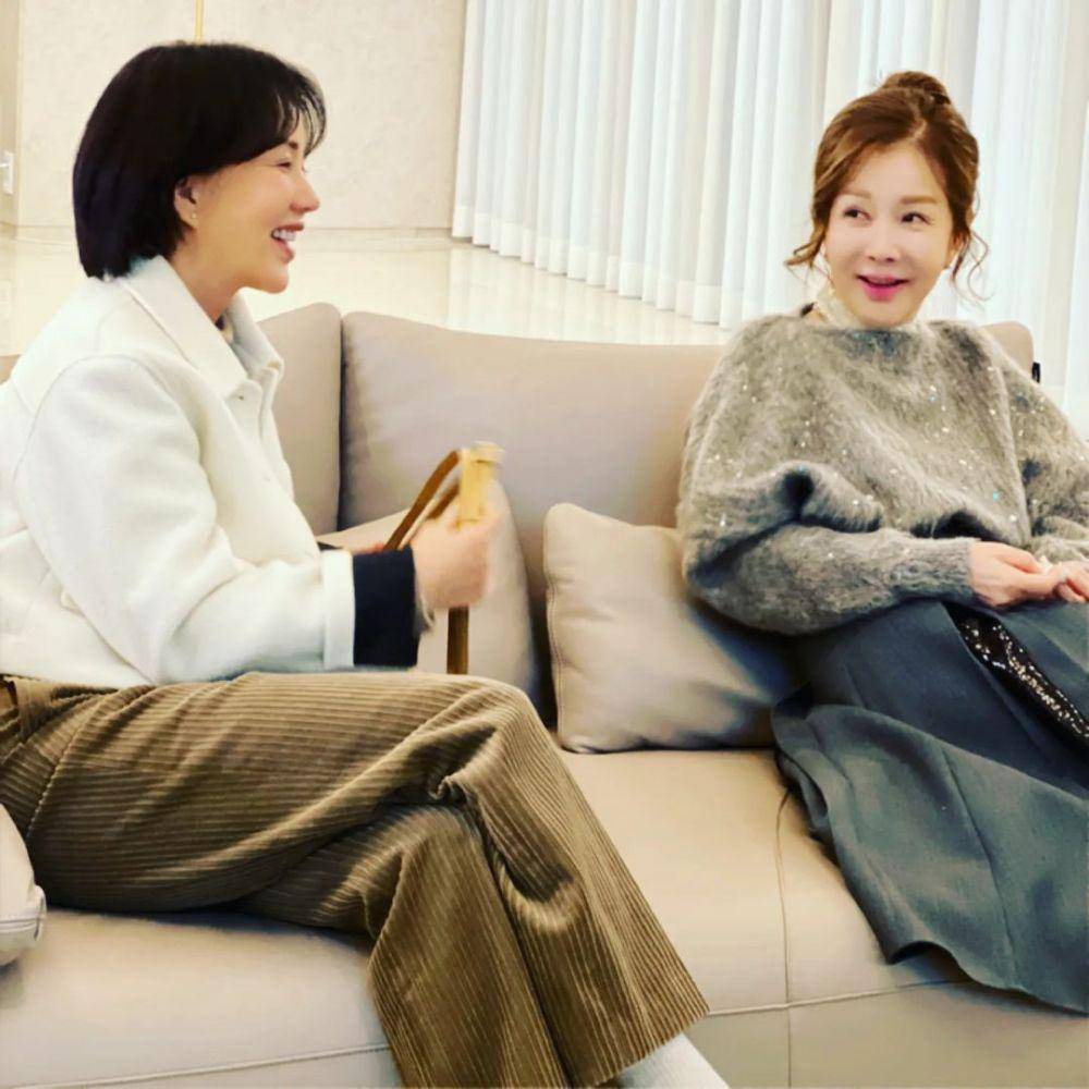 Potret Cha Jeong Suk dan mertuanya di Doctor Cha (instagram.com/pinkjungum)