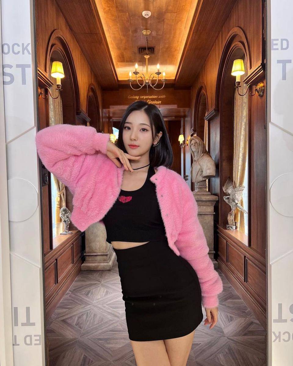 Kim So Hee (instagram.com/s2k1m)