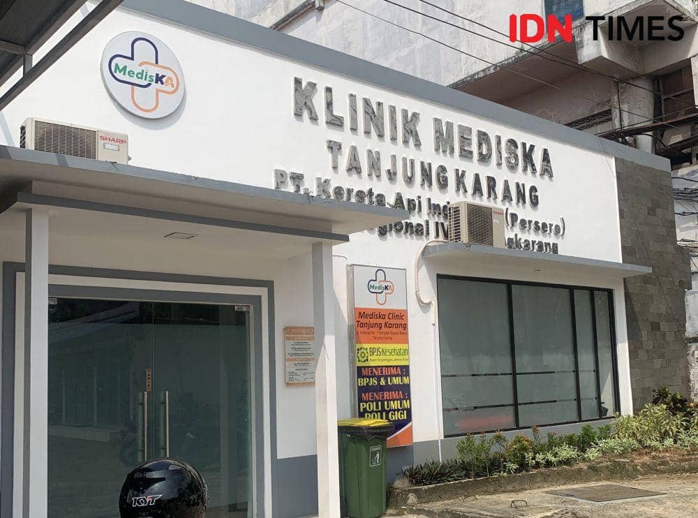 Klinik Stasiun Tanjung Karang. (IDN Times/Rohmah Mustaurida)