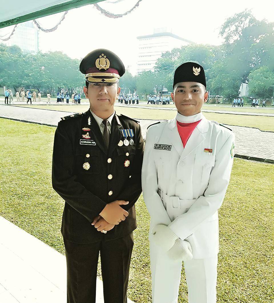 AKBP Achiruddin Hasibuan bersama anak pertamanya, Arya Hasibuan (instagram.com/achiruddinhasibuan)