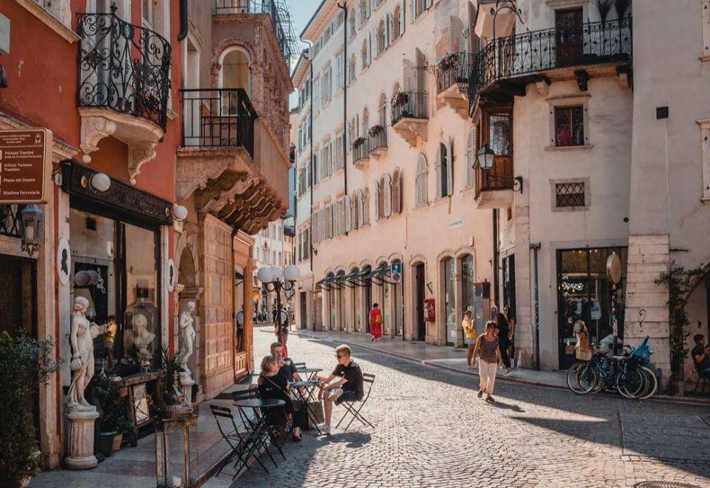 Via Belenzani (instagram.com/rale_p)