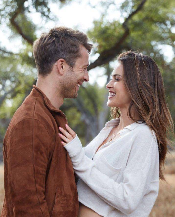 potret Glen Powell dan Gigi Paris (instagram.com/msgigiparis)