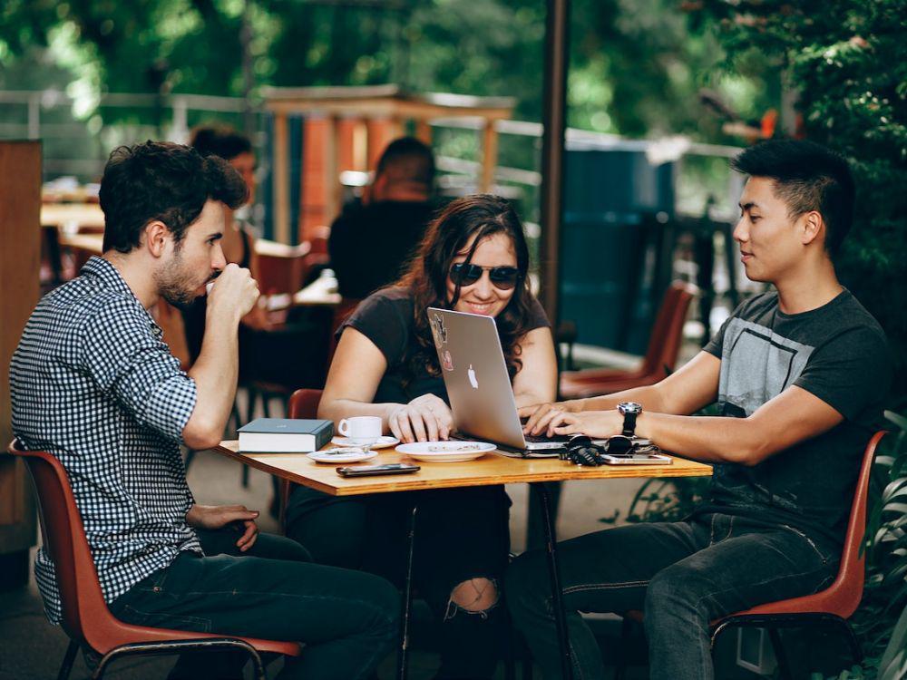 7 Negara yang Menyediakan Visa Digital Nomad untuk Indonesia