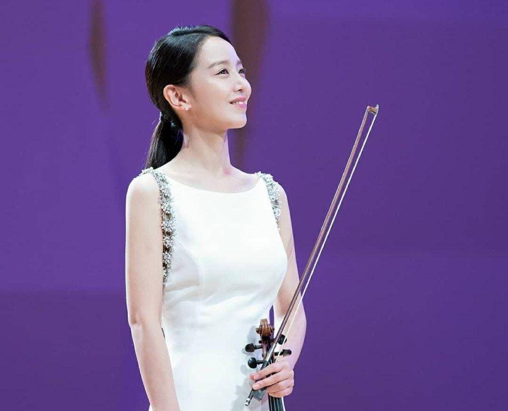 Shin Hye Sun di drama Still 17 (instagram.com/shinhs831)