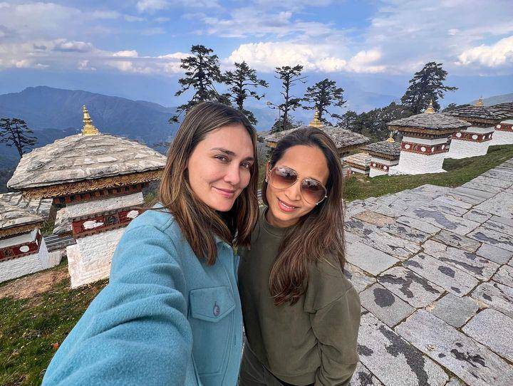 Luna Maya di Bhutan (instagram.com/lunamaya)