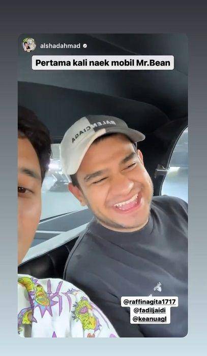 potret Raffi Ahmad, Alshad, Fadil Jaidi, dan Keanu Agl keliling Bali naik Mini Cooper Mr. Bean (instagram.com/raffinagita1717)