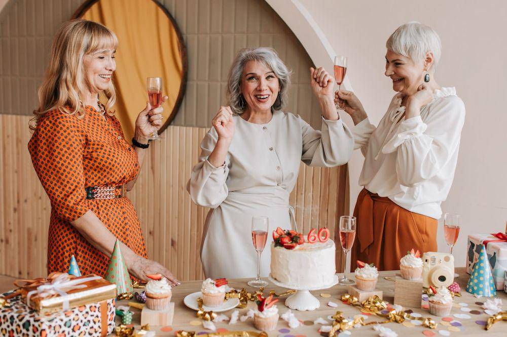 5 Zodiak Paling Cocok Jadi Caregiver untuk Lansia, Kuncinya Sabar!