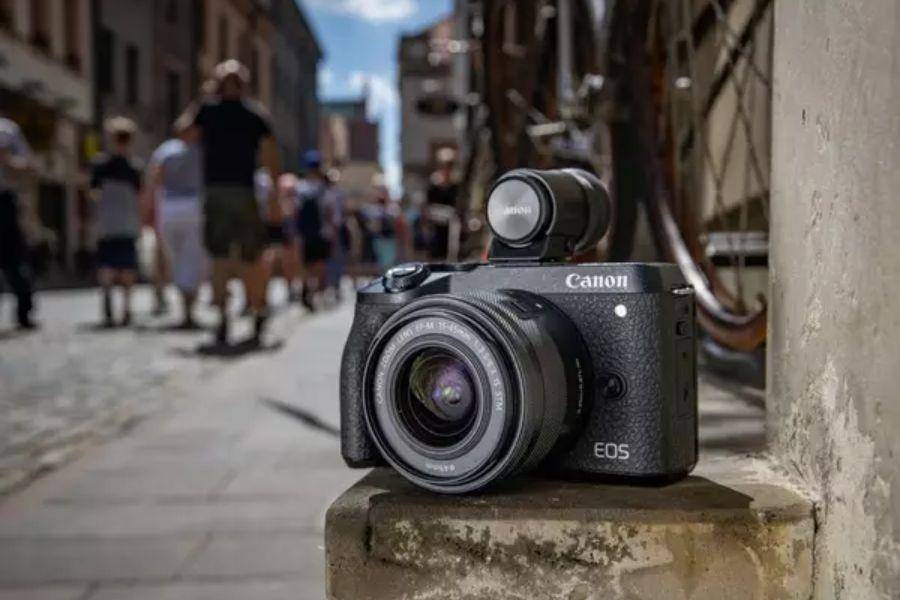 Canon EOS M6 Mark II (dok. Canon UK)