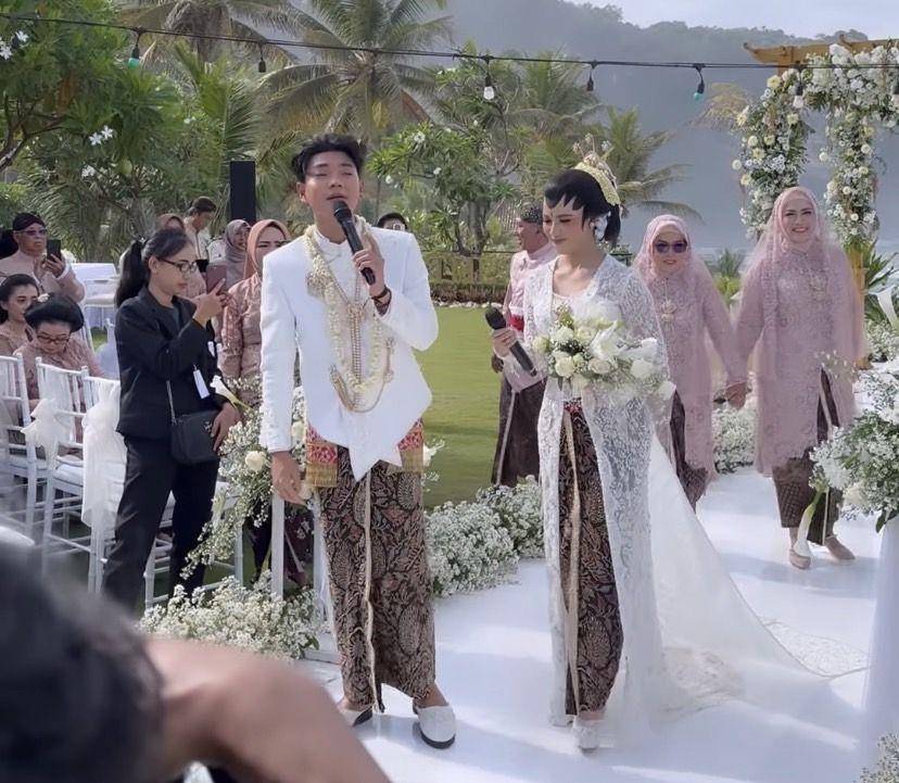 perjalanan cinta Tri Suaka dan Nabila Maharani (instagram.com/delmoreattire)