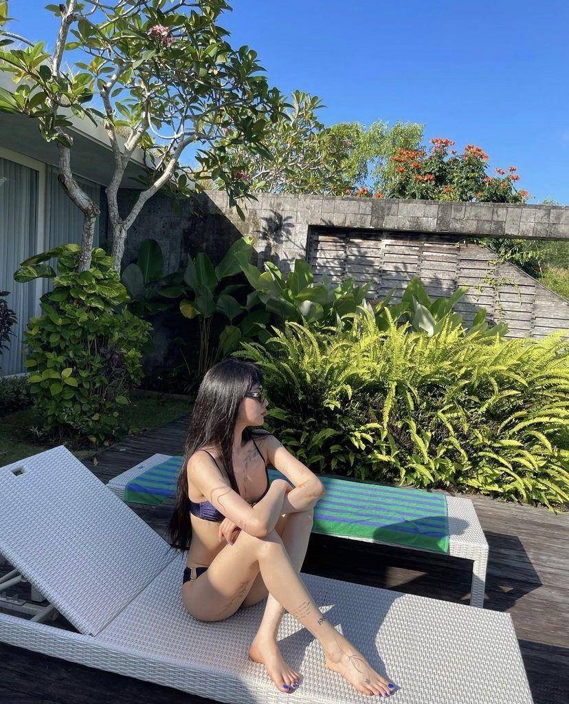 potret liburan Nana di Bali (Instagram.com/jin_a_nana)