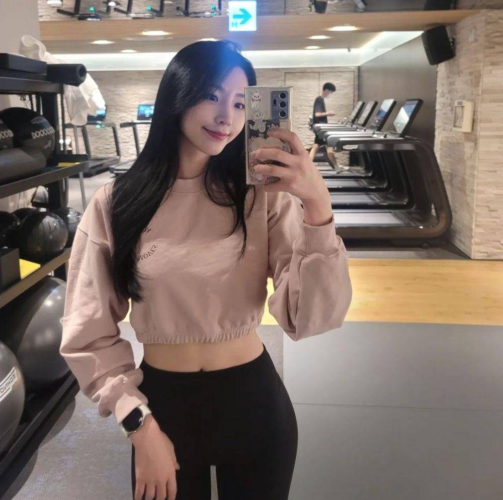 Sung Hae Eun Transit Love 2 (instagram.com/__haeppy)