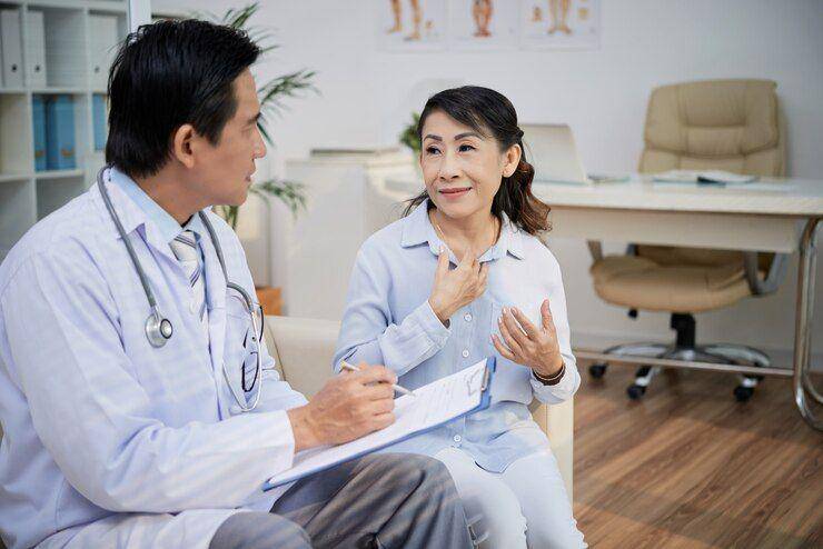 ilustrasi berbicara dengan dokter (freepik.com/pressfoto)