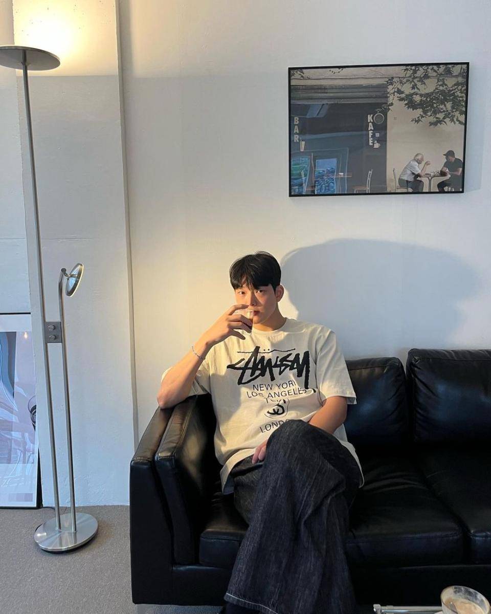 Yoon Jong Bin (instagram.com/900_0ng)