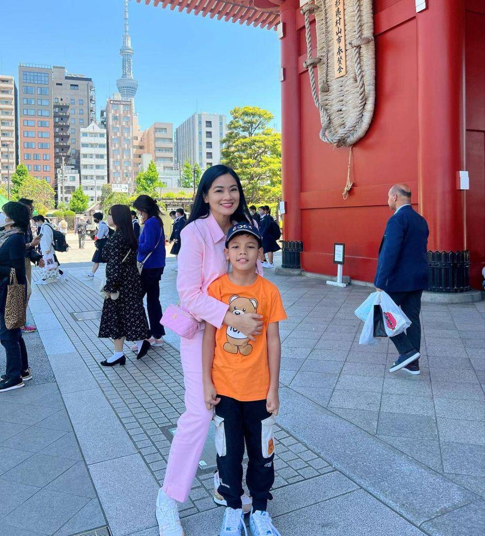 Titi Kamal dan keluarga berlibur ke Jepang (instagram.com/titi_kamall)